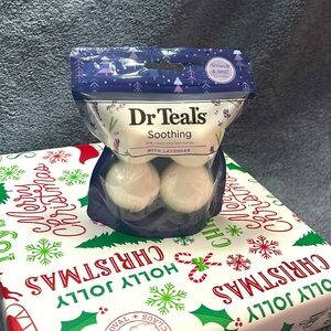 Great Stocking Stuffer!! 
4pk Bath Bombs w/Lavender